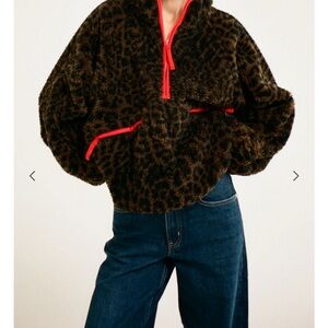 Sun Valley Sherpa- Fatale- leopard print! NWT